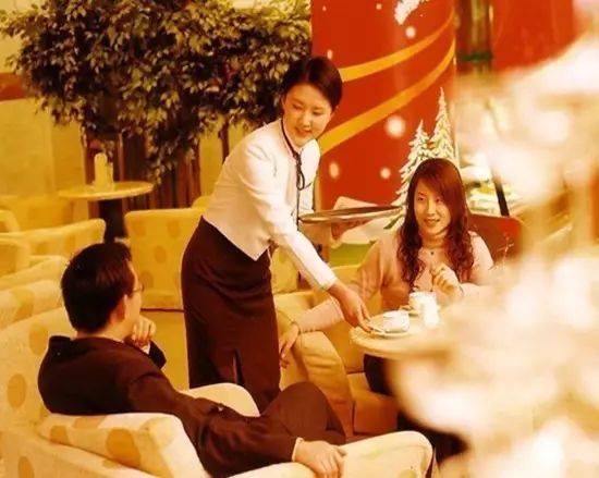 餐飲服務(wù)中的26個(gè)尷尬場景, 優(yōu)秀服務(wù)員一句話化解!
