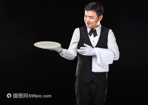 男服務(wù)生托托盤動(dòng)作